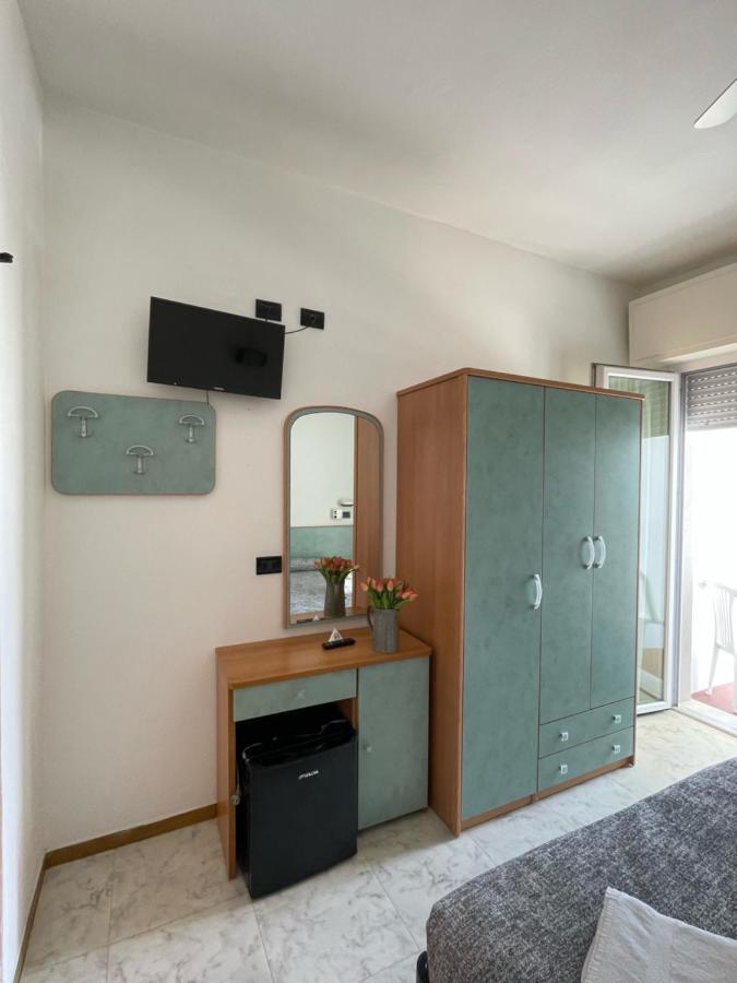 Hotel Haway Rimini Kültér fotó