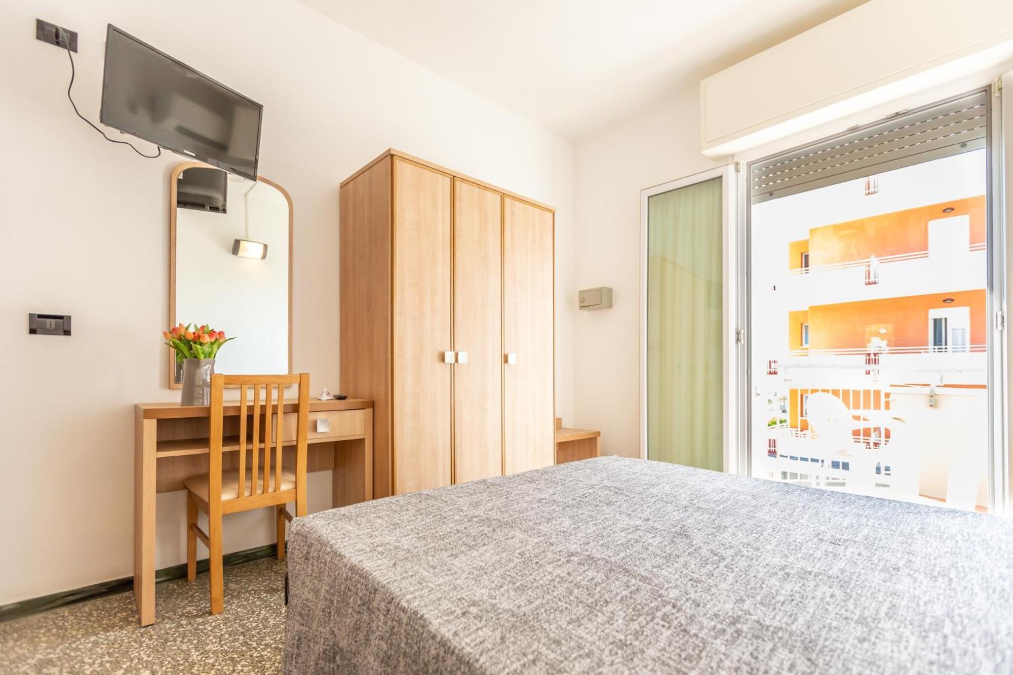 Hotel Haway Rimini Kültér fotó