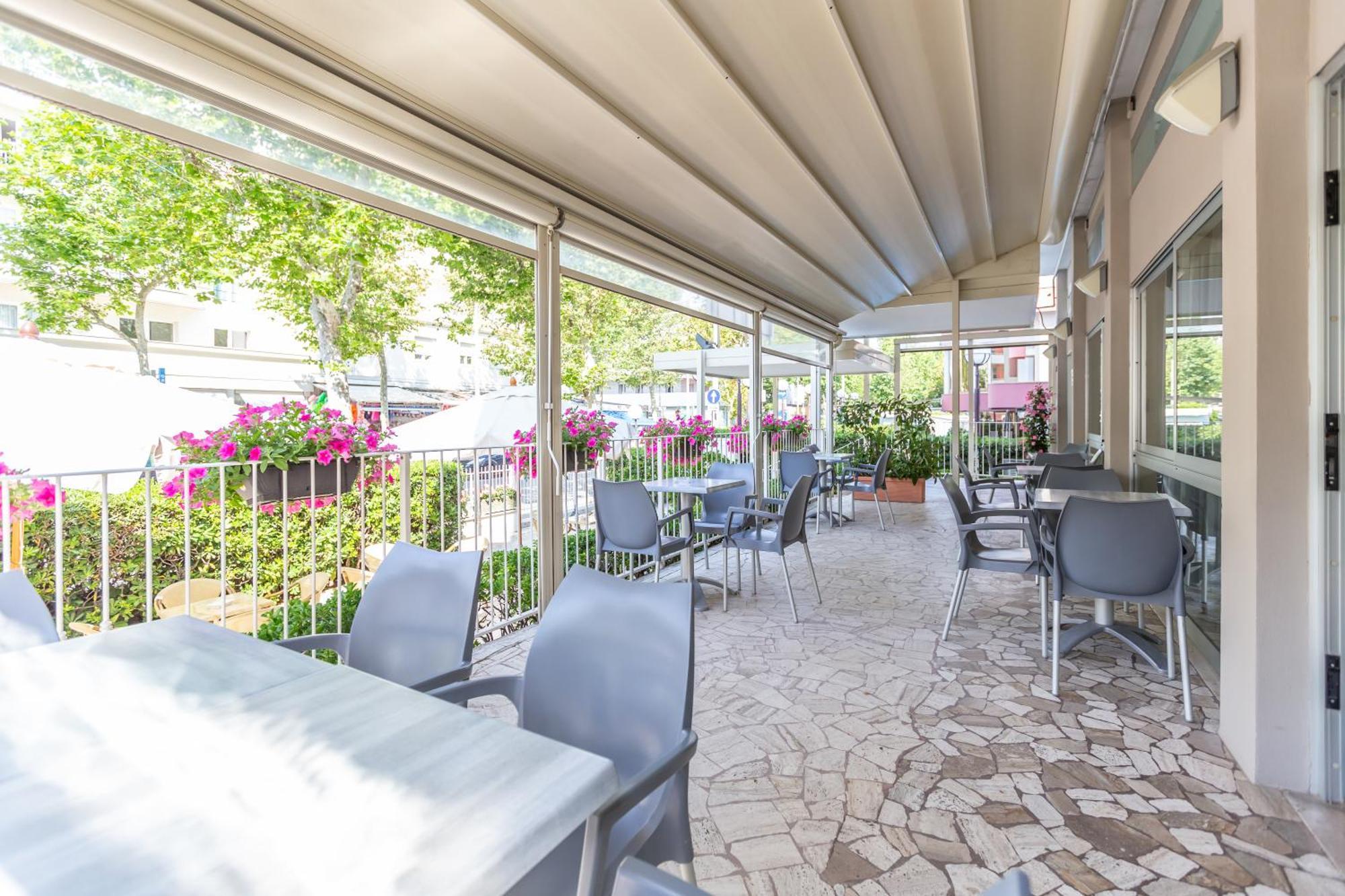 Hotel Haway Rimini Kültér fotó