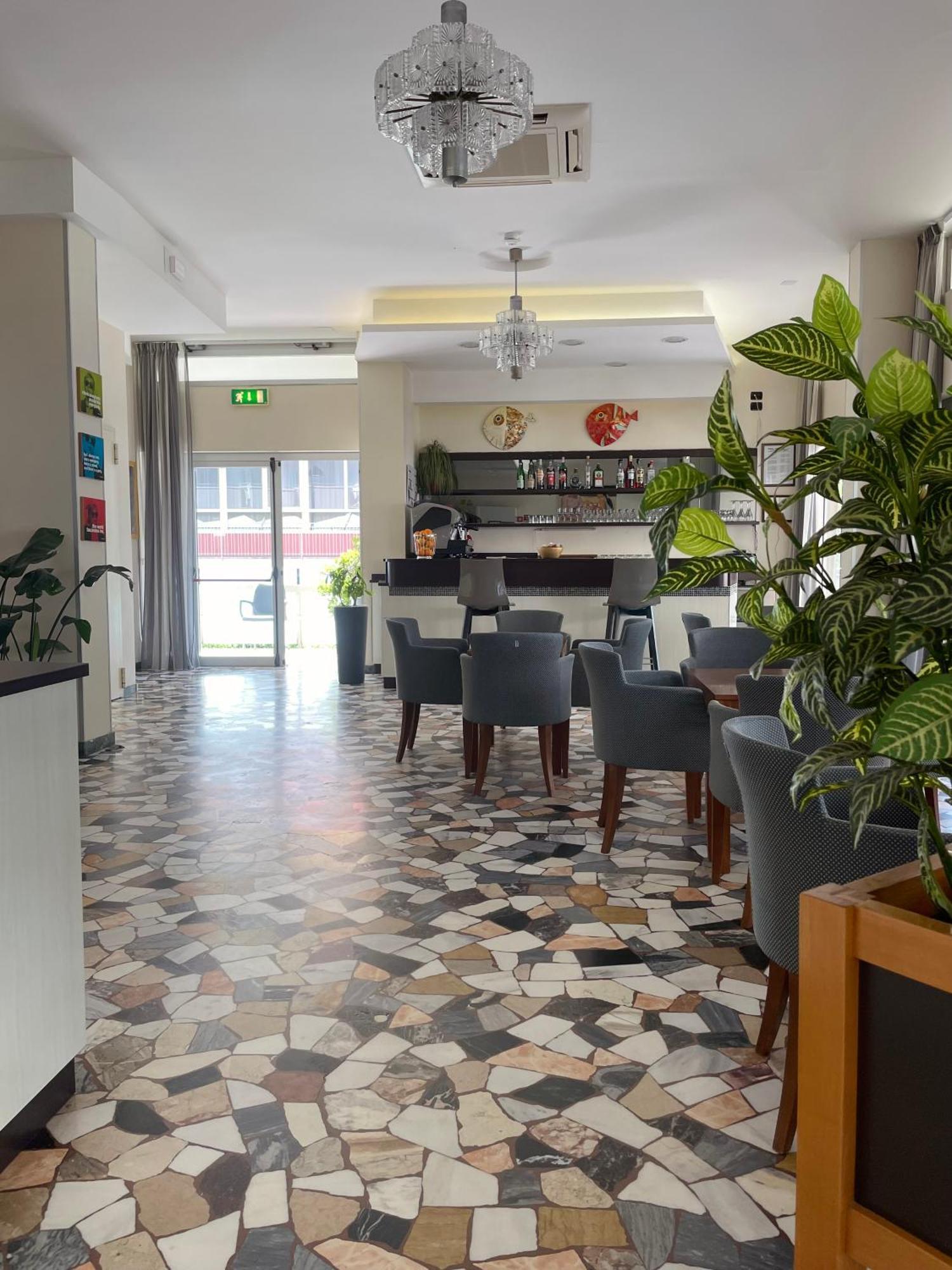 Hotel Haway Rimini Kültér fotó